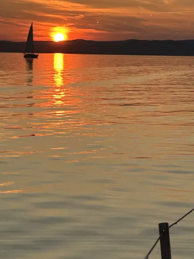 Vitorlázás a Balatonon és Adrián